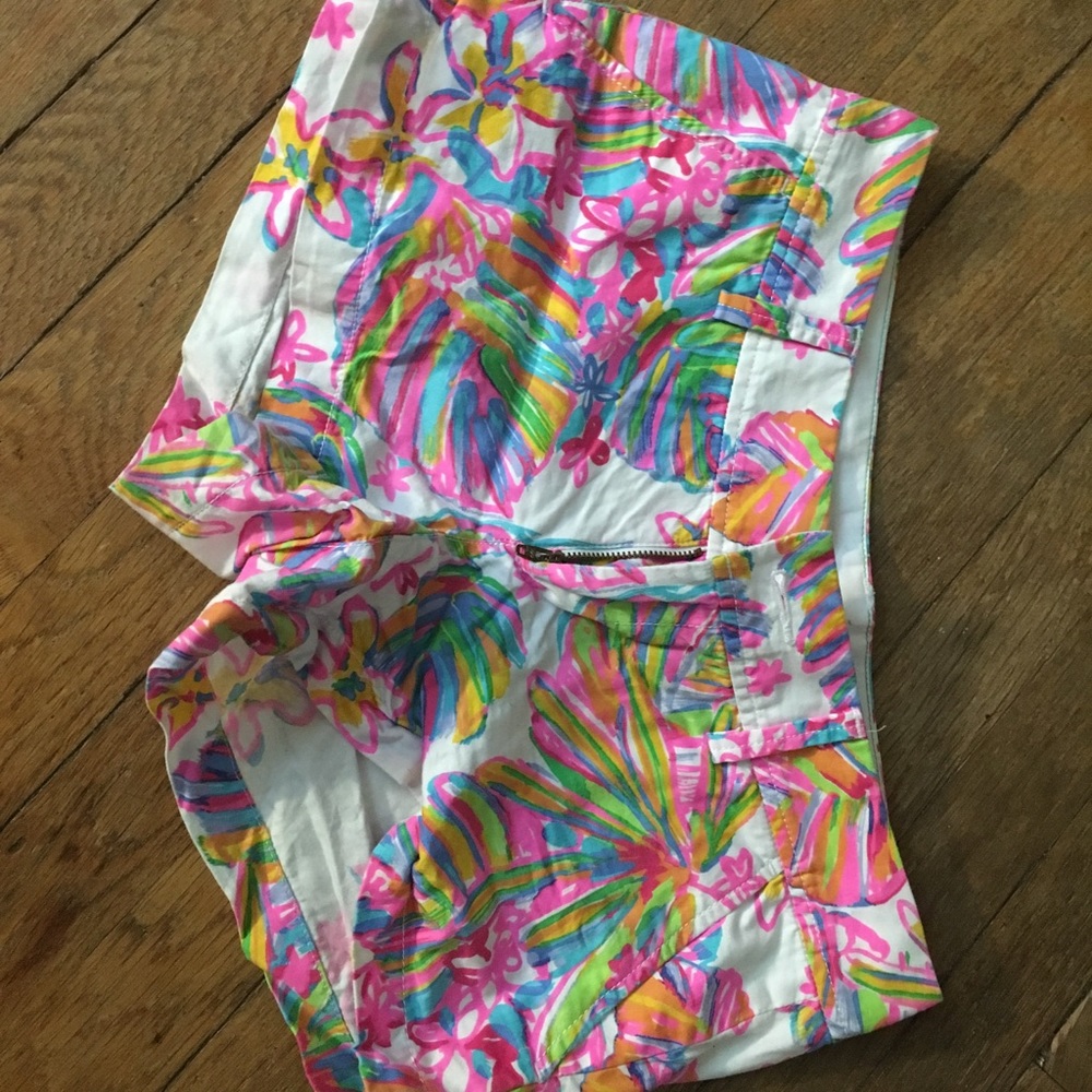 Lilly Pulitzer Walsh short size 2
